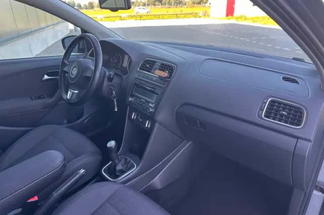 Volkswagen Polo (2011) thumbnail 4