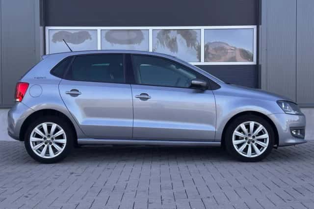 Volkswagen Polo (2011) thumbnail 6