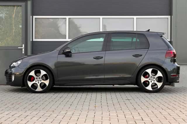 Volkswagen Golf (2009) thumbnail 2