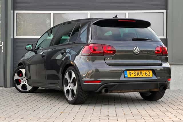 Volkswagen Golf (2009) thumbnail 3
