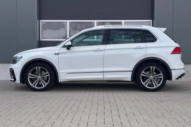 Volkswagen Tiguan (2016) thumbnail 2
