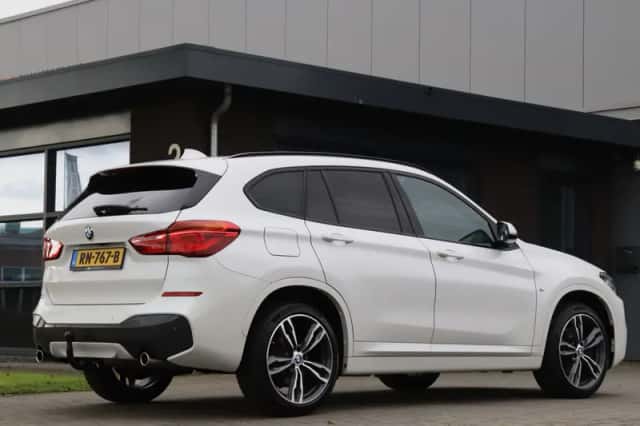 BMW X1 (2018) thumbnail 3