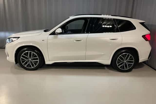 BMW X1 (2023) thumbnail 4