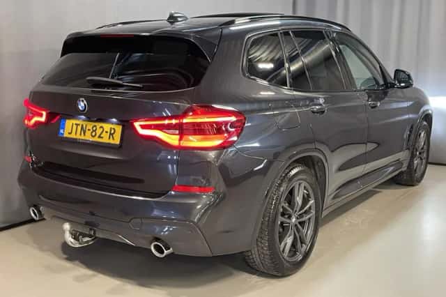 BMW X3 (2021) thumbnail 2