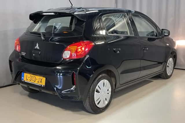 Mitsubishi Space Star (2021) thumbnail 2