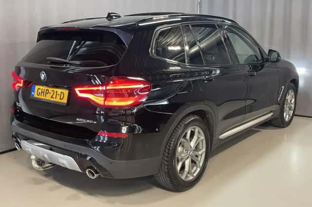 BMW X3 (2021) thumbnail 2