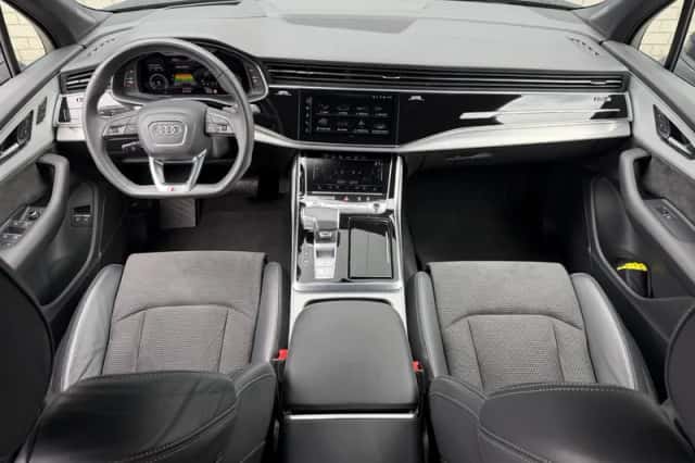 Audi Q7 (2020) thumbnail 3