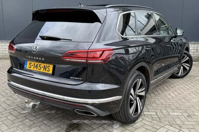 Volkswagen Touareg (2021) thumbnail 2