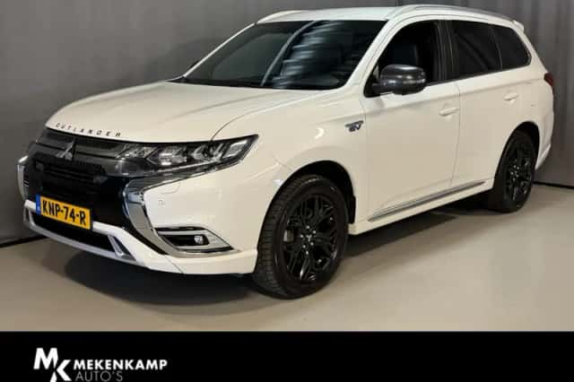 Mitsubishi Outlander (2021) thumbnail 1