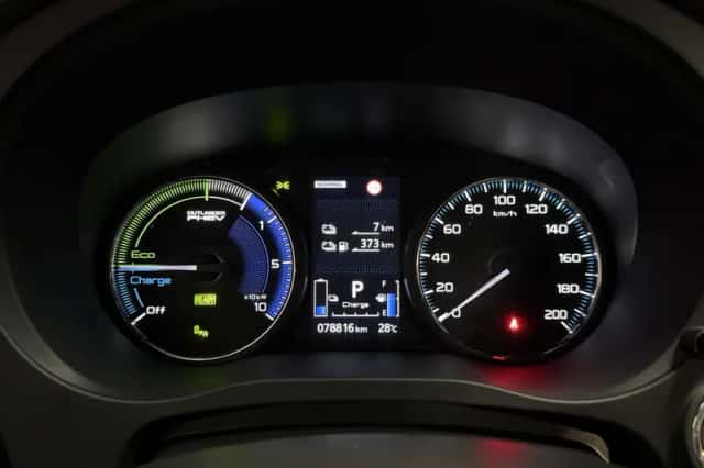 Mitsubishi Outlander (2021) thumbnail 6