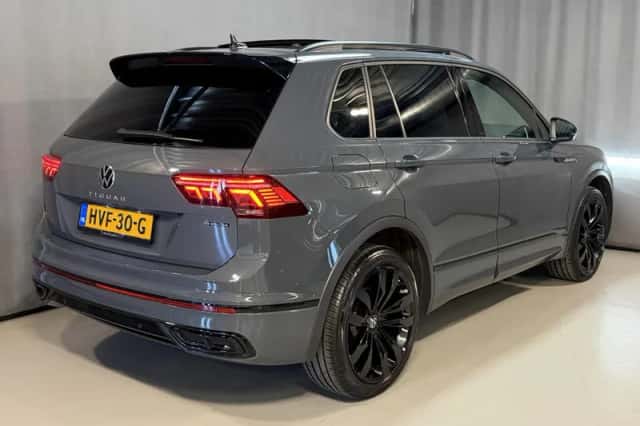 Volkswagen Tiguan (2021) thumbnail 2