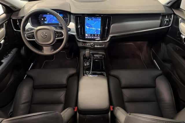 Volvo V90 (2023) thumbnail 3