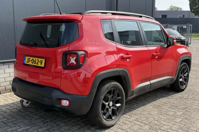 Jeep Renegade (2016) thumbnail 2