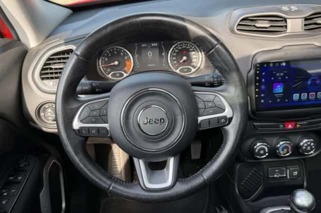 Jeep Renegade (2016) thumbnail 5