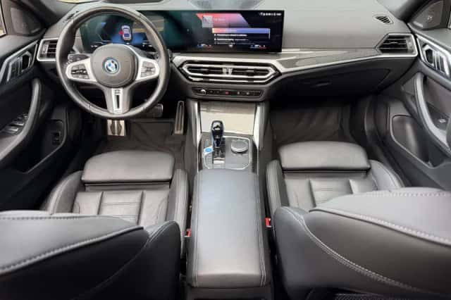 BMW i4 (2022) thumbnail 4
