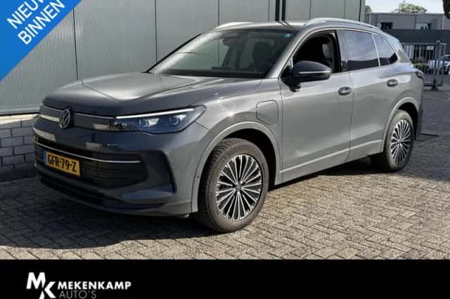 Volkswagen Tiguan (2024) thumbnail 1