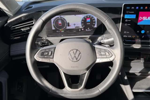 Volkswagen Tiguan (2024) thumbnail 4