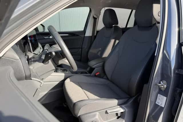 Volkswagen Tiguan (2024) thumbnail 6