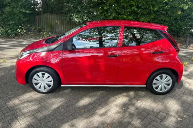 Toyota Aygo (2018) thumbnail 2