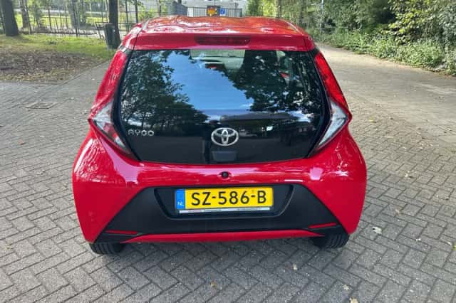 Toyota Aygo (2018) thumbnail 3