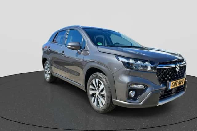 Suzuki S-Cross (2024) thumbnail 3