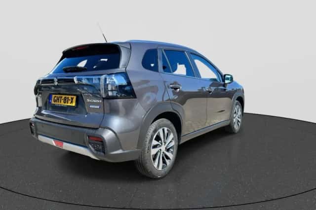 Suzuki S-Cross (2024) thumbnail 5