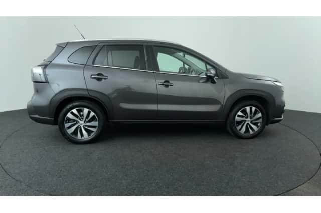 Suzuki S-Cross (2024) thumbnail 6
