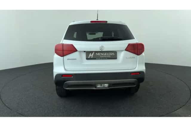 Suzuki Vitara (2019) thumbnail 4