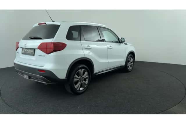 Suzuki Vitara (2019) thumbnail 5