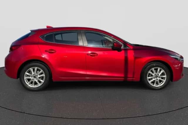 Mazda 3 (2017) thumbnail 4