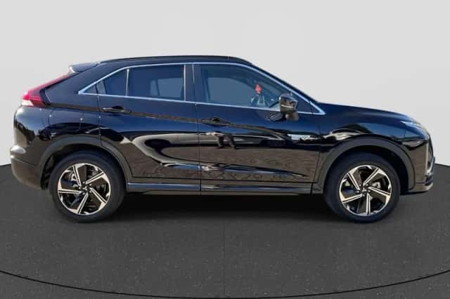 Mitsubishi Eclipse Cross (2022) thumbnail 4