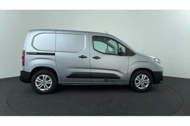 Toyota ProAce City (2025) thumbnail 6