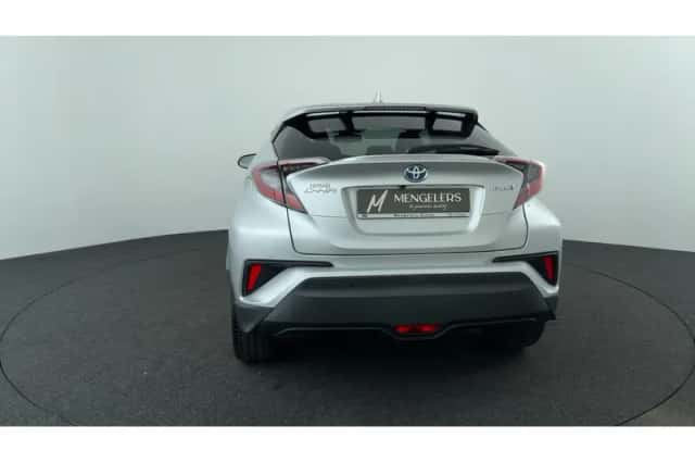 Toyota C-HR (2018) thumbnail 4