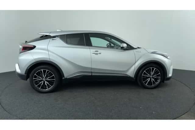 Toyota C-HR (2018) thumbnail 6