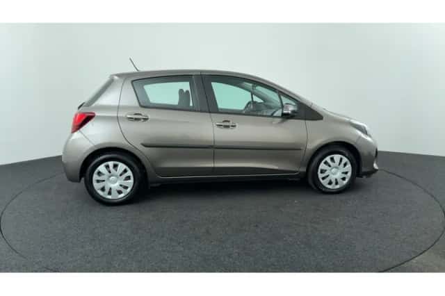 Toyota Yaris (2016) thumbnail 6