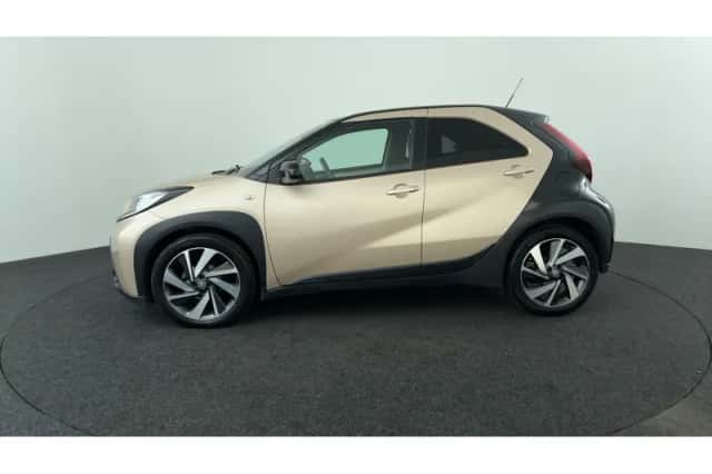 Toyota Aygo X (2022) thumbnail 2