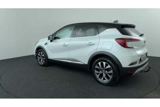 Renault Captur (2021) thumbnail 3