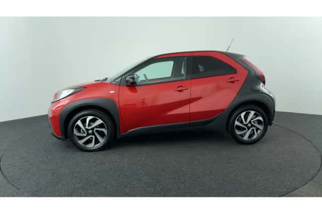Toyota Aygo X (2024) thumbnail 2