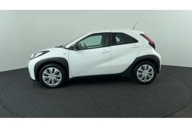 Toyota Aygo X (2023) thumbnail 2