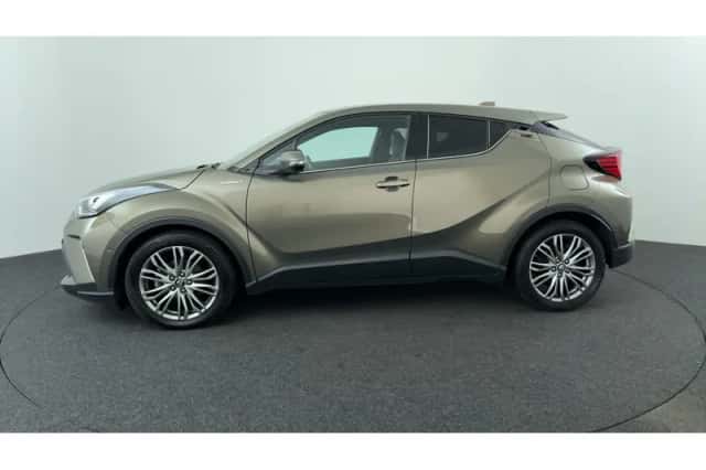 Toyota C-HR (2021) thumbnail 2