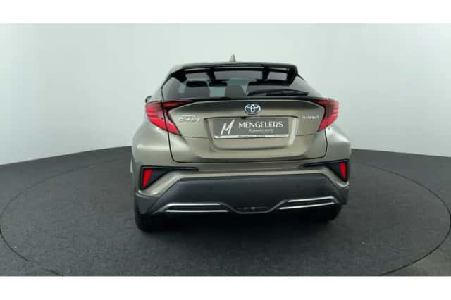 Toyota C-HR (2021) thumbnail 4