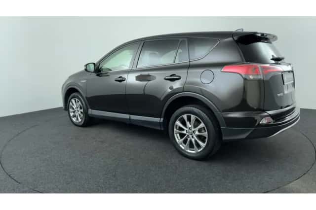 Toyota RAV4 (2016) thumbnail 3