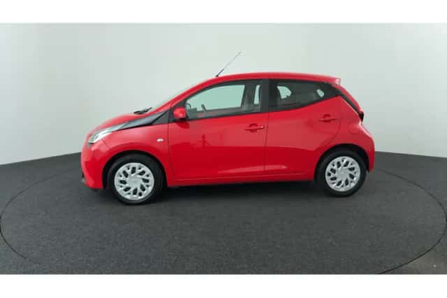 Toyota Aygo (2020) thumbnail 2