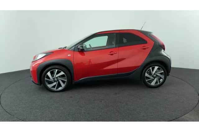 Toyota Aygo X (2022) thumbnail 2