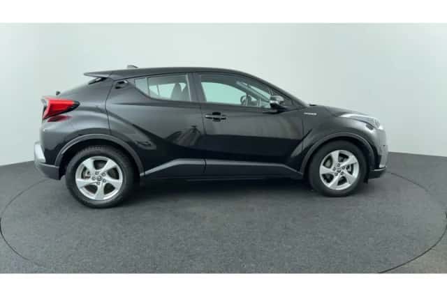 Toyota C-HR (2019) thumbnail 6