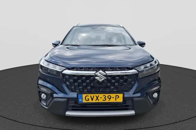 Suzuki S-Cross (2024) thumbnail 2