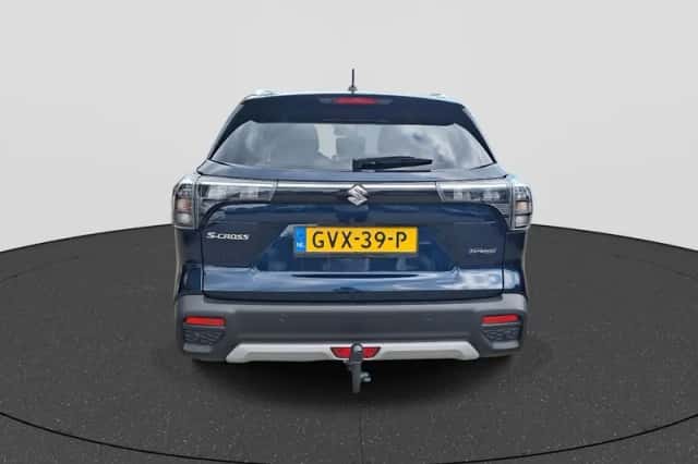 Suzuki S-Cross (2024) thumbnail 6