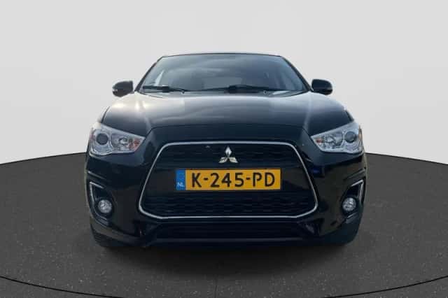 Mitsubishi ASX (2016) thumbnail 2