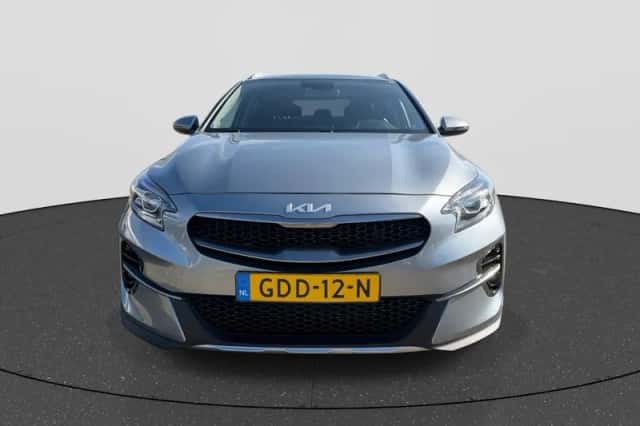 Kia XCeed (2022) thumbnail 2
