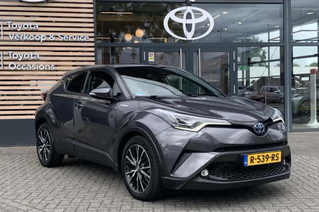 Toyota C-HR (2019) thumbnail 3